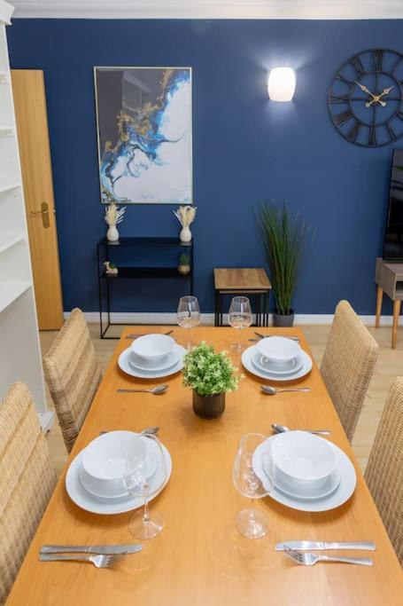 Morden London Apartment, By The Sea With Free Parking Exterior photo