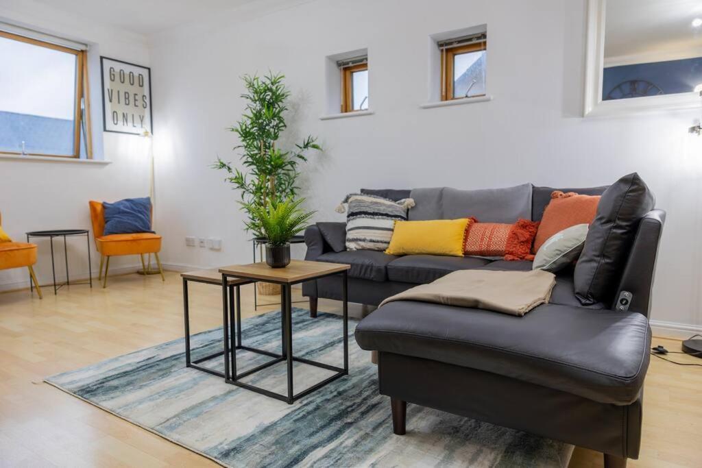 Morden London Apartment, By The Sea With Free Parking Exterior photo