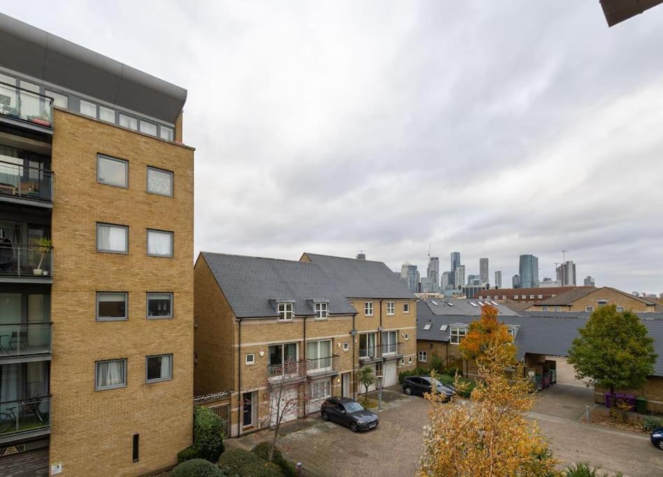 Morden London Apartment, By The Sea With Free Parking Exterior photo